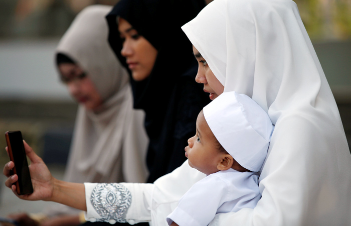 به‌ وێنه‌.. موسڵمانانى جيهان جه‌ژن پيرۆز ده‌كه‌ن